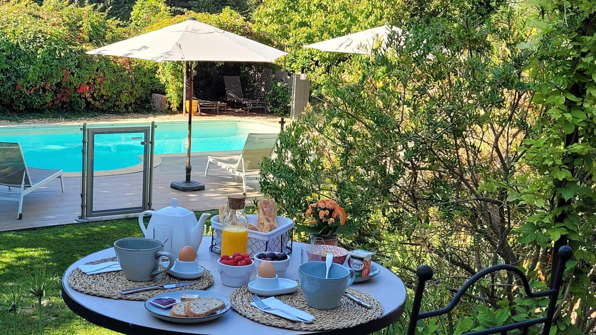 Mas Des Marguerites Bed & Breakfast Maussane-les-Alpilles Exterior photo